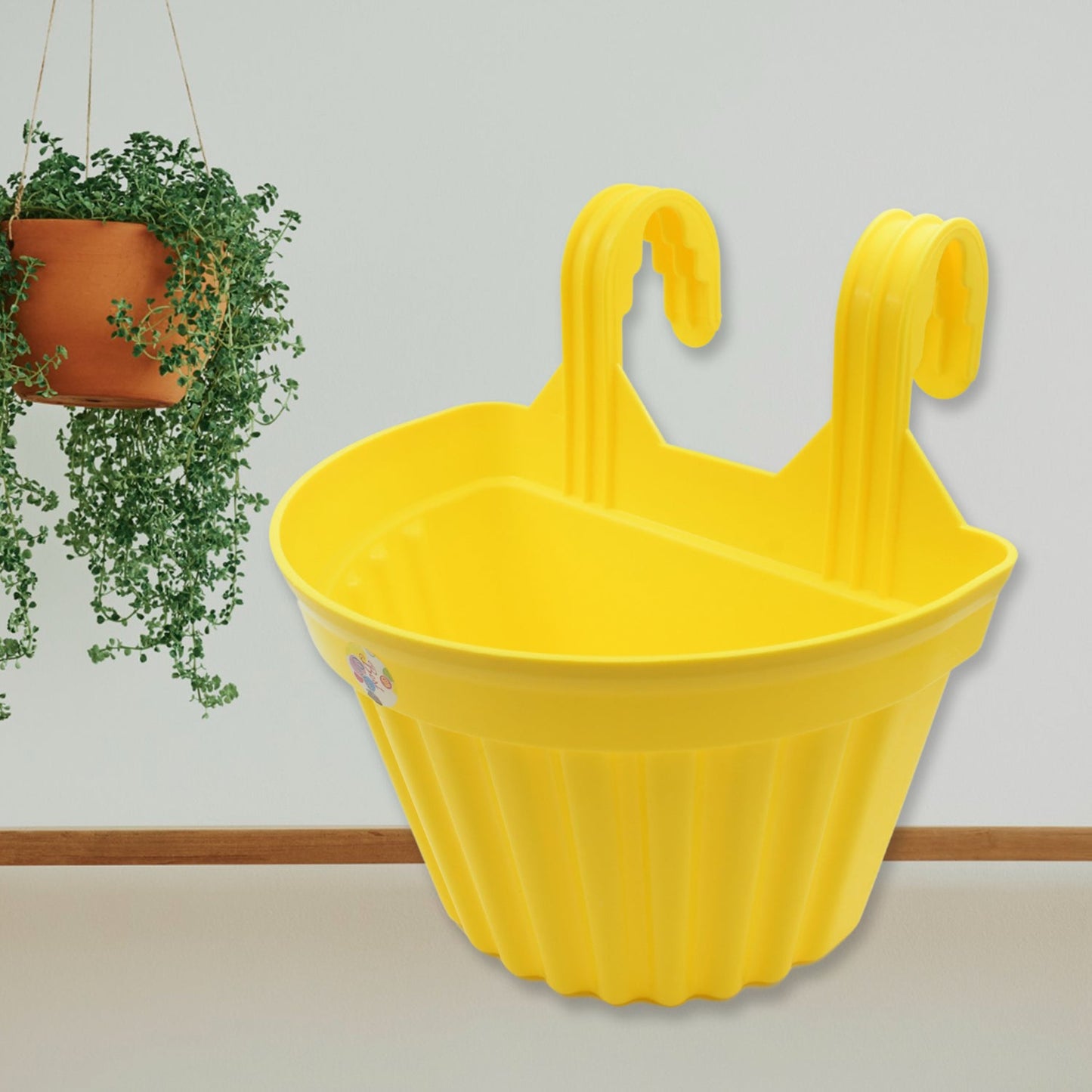 Multicolor Hanging Plastic Planters Orchid Relling , For Plantation,(1pc)
