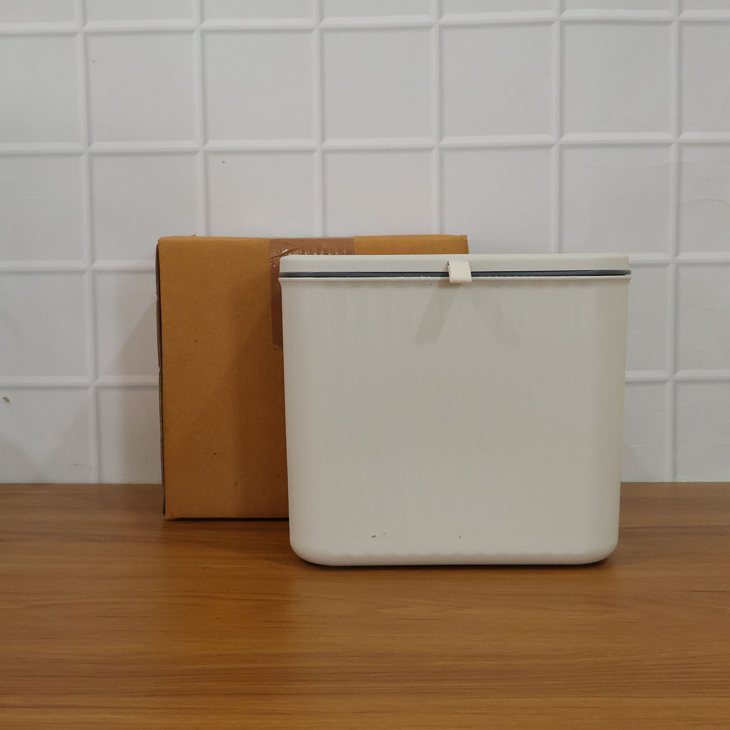 Stylish Plastic Kitchen Dustbin (1 Pc)